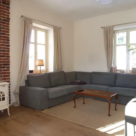 Olivia House * אברטאמי